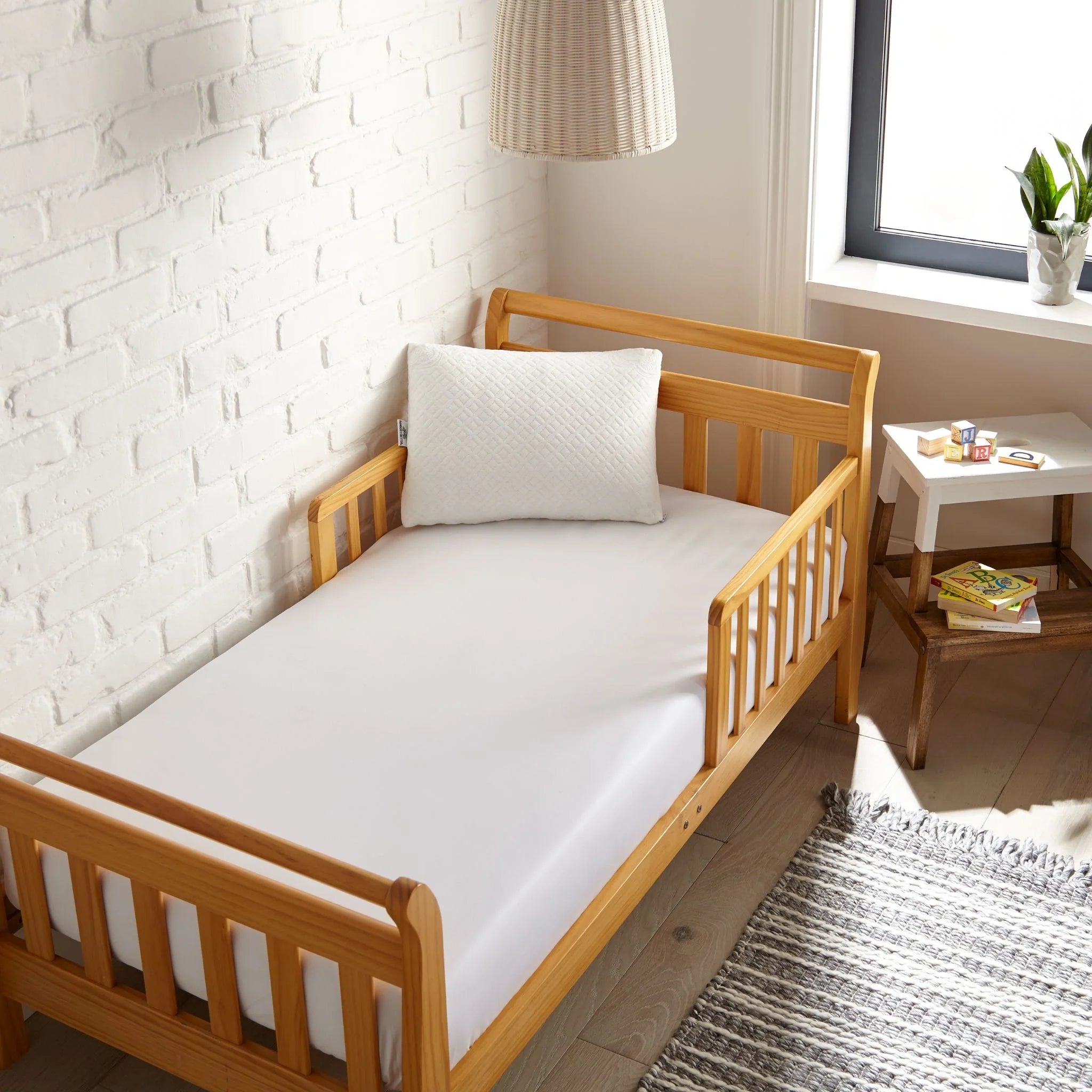 Cooling Bamboo Crib Fitted Sheet Main image